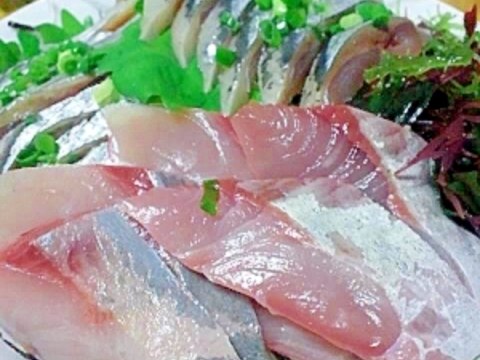 ぶりと秋刀魚の香り海鮮丼